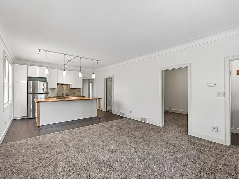 144 8th Ave S #1 — Photo 5