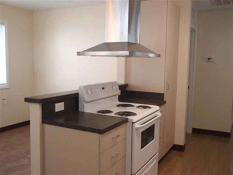 2nd image of 448 Georgetown St