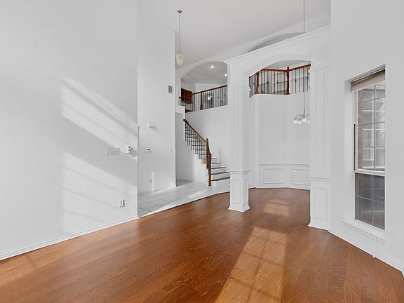 4th image of 636 Allen Rd