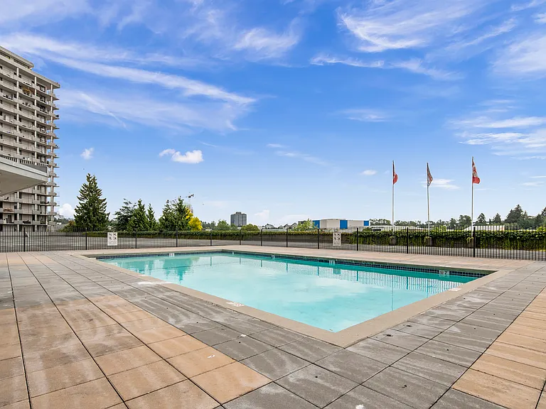 935 Marine Dr — Photo 43