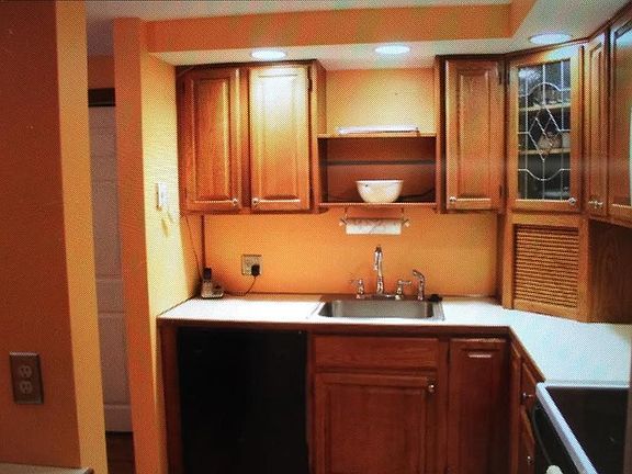 4th image of 33 Washington Grn Unit 5