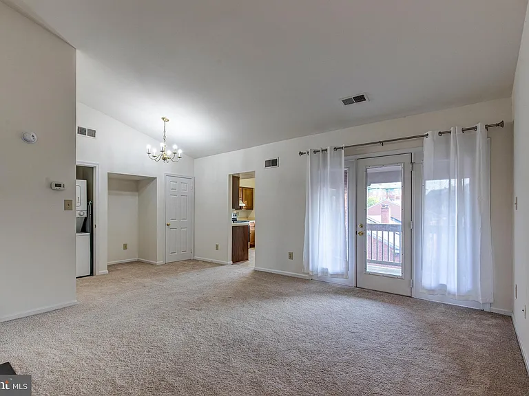 1427 Oronoco St #2-7 — Photo 3