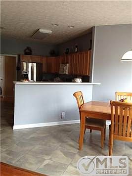 4th image of 924 Glenridge Ln