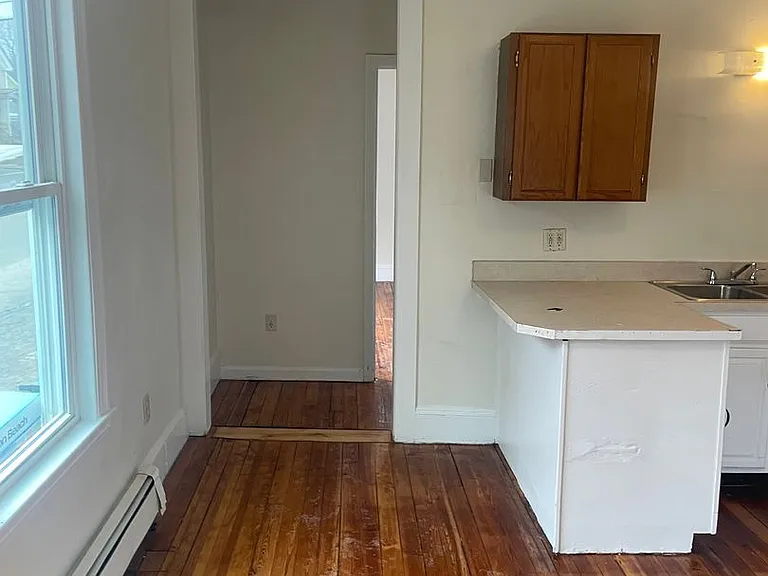 178 Brown St — Photo 2