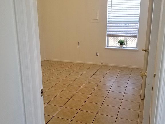 3rd image of 305 N Almendra St #C