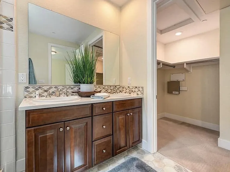 964 Kaneko Ln — Photo 3
