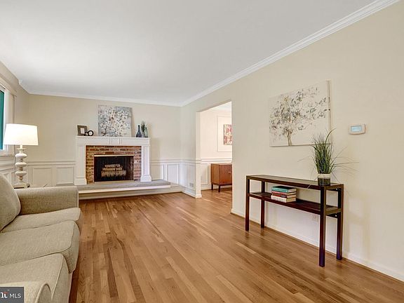 4th image of 8447 Thames St