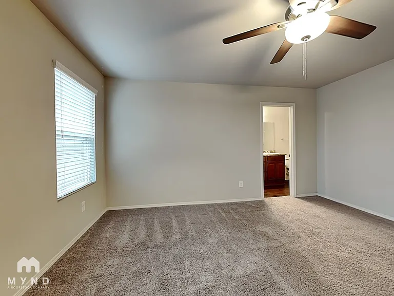 940 Pinehurst Loop — Photo 7