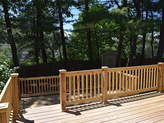 Huge deck for entertaining