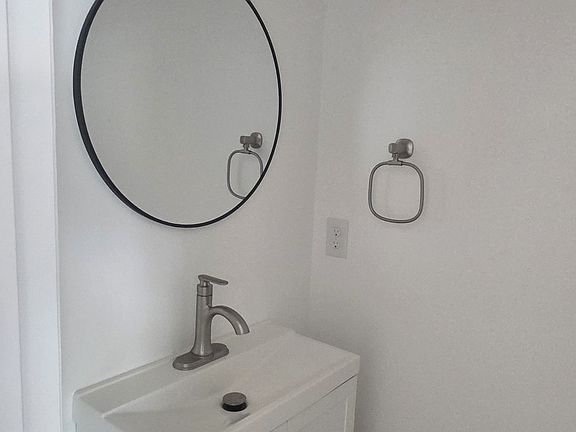 4th image of 219 Mullican St Unit 9-1