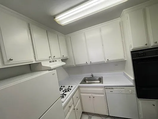 Rented by Olympia House Delaware LP | media 37