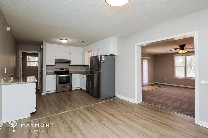 225 Froman Dr — Photo 4