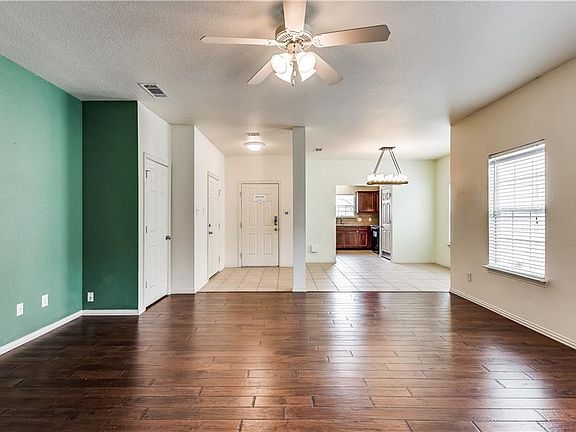 3rd image of 2300 Arrowhead Dr