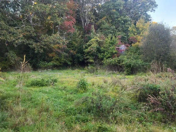 190 Old Bulgarmarsh Rd, Tiverton, RI 02878