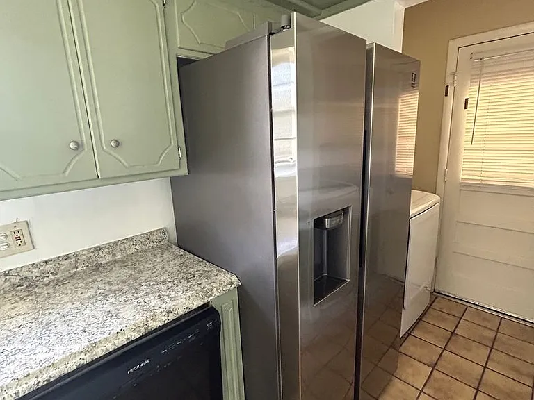 2717 NW Central Dr — Photo 8
