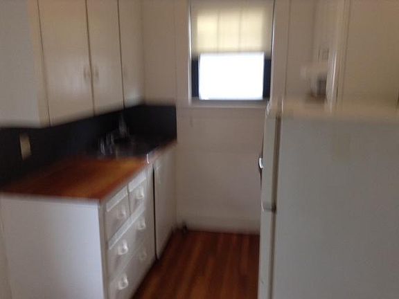 3rd image of 76 Blackstone Blvd APT 2