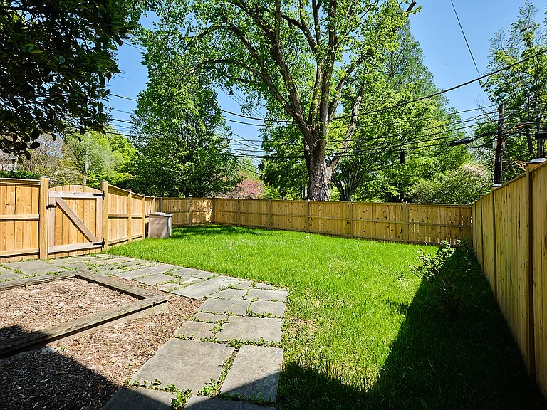 1600 Foxhall Rd NW — Photo 39