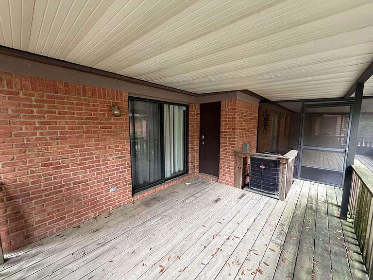 4424 Stratfordshire Ct — Photo 27