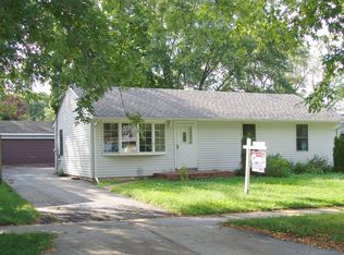 10 S Archer Ave, Mundelein, IL 60060