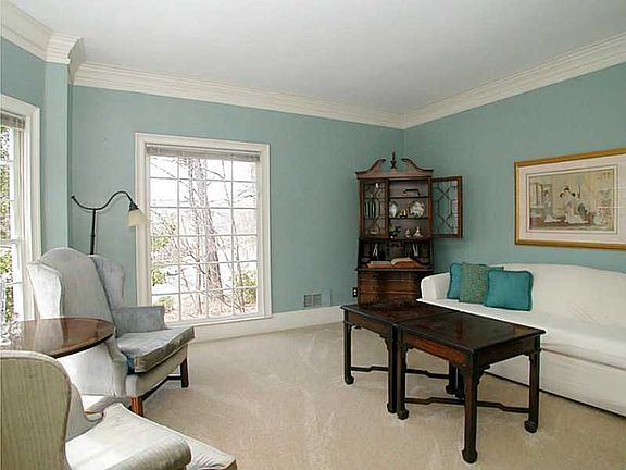 4th image of 300 Leycroft Ct