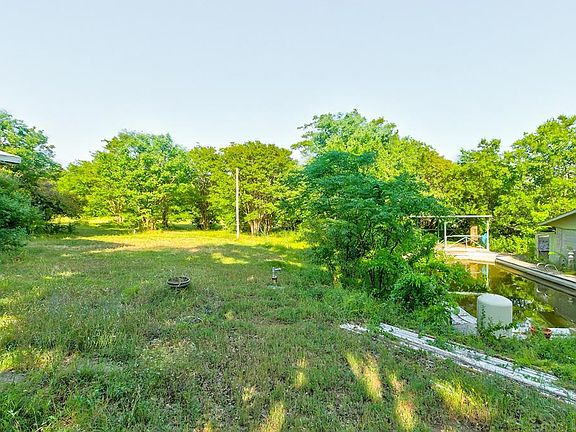 2nd image of 2311 Crooked Ln