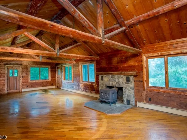 33 Rainbow Hill Rd, East Amwell Twp., NJ 08822