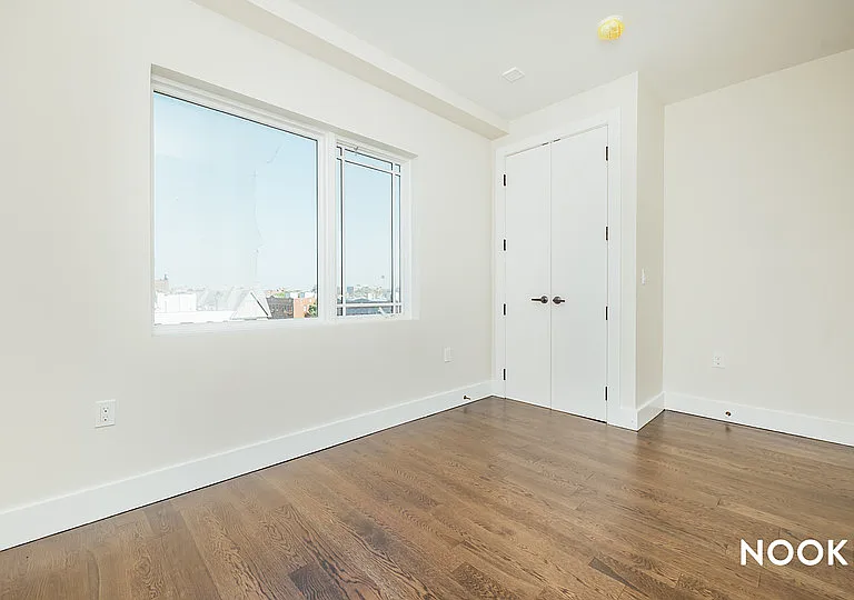 486 E 28th St #301 — Photo 11