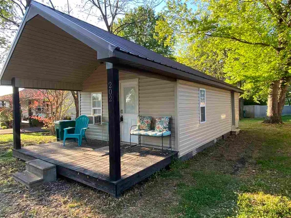 202 E Church St, Medina, TN 38355