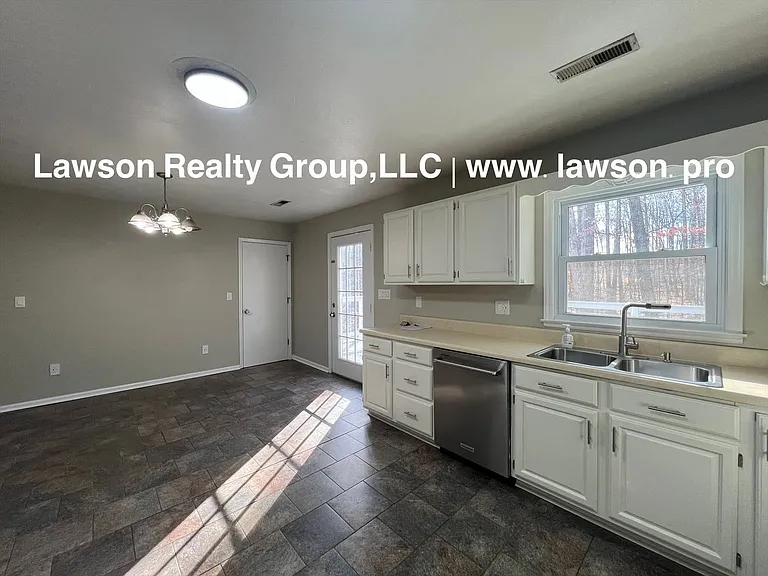 991 Blue Ridge Dr — Photo 18