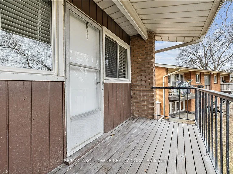 2350 Queensway Dr #3 — Photo 26