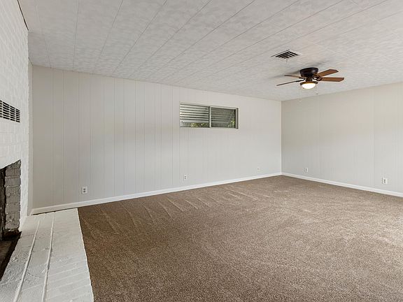 5th image of 704 Windsor Dr