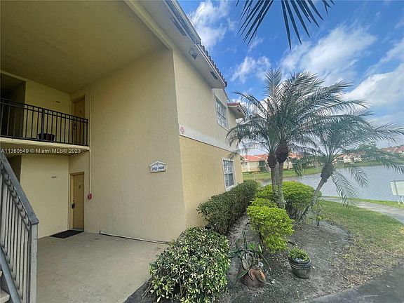 2nd image of 1283 SW 46th Ave APT 2607