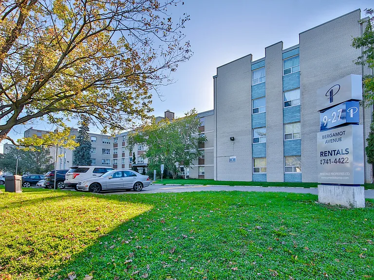 9 Bergamot Ave — Photo 5