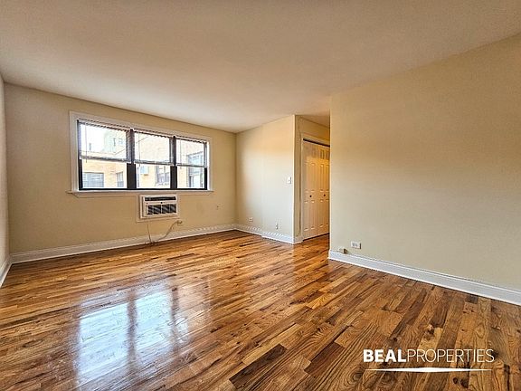 3rd image of 555 W Arlington Pl APT 507