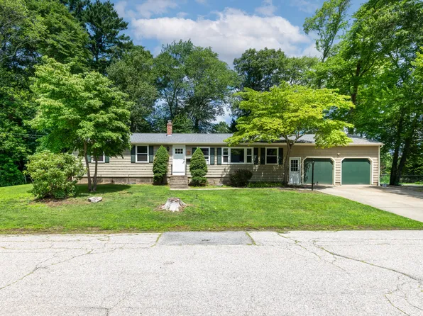 7 Jay Dr, North Kingstown, RI 02852