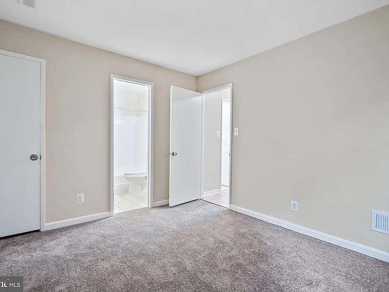 Large Master Bedroom!