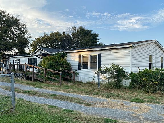 2nd image of 909 Cheryl Ln