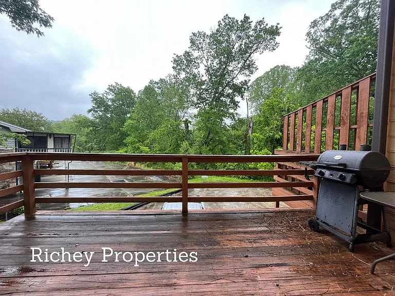109 Goldenview Ln — Photo 14