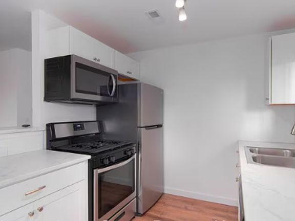4th image of 3608 N Monroe St