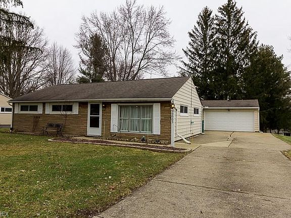 3rd image of 9905 Crestwood Dr