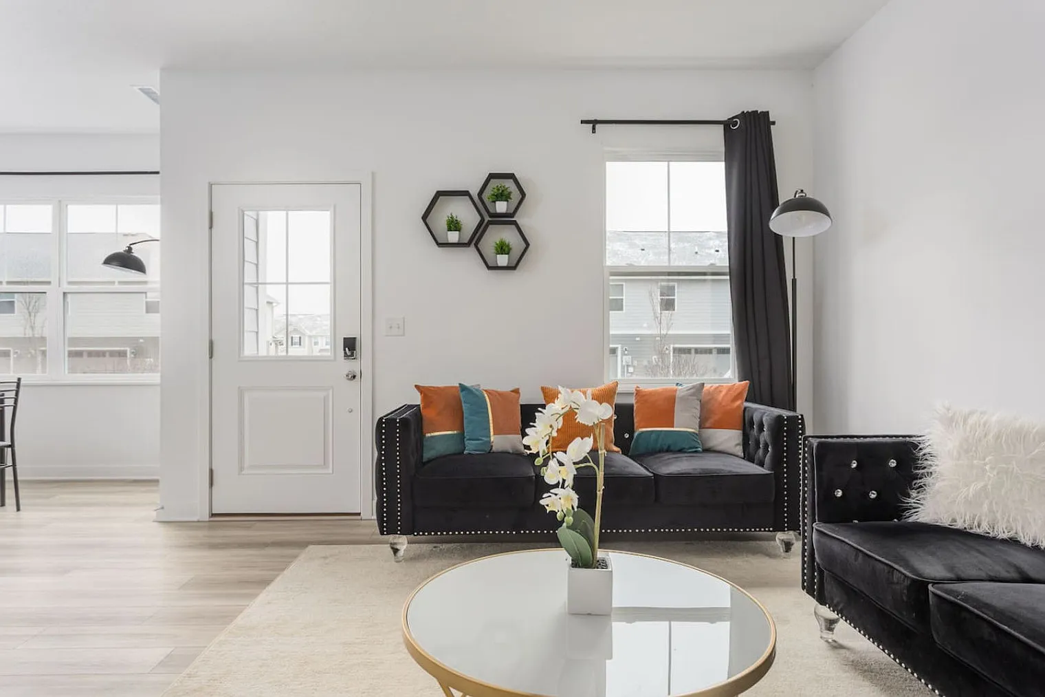 3 bed, 2.0 bath, 1808 sqft, $3,061 — Photo 1