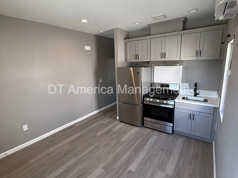 5480 Timothy Dr — Photo 3