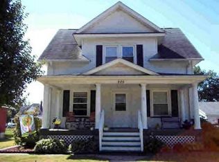 205 E Dewey St, Danville, IA 52623