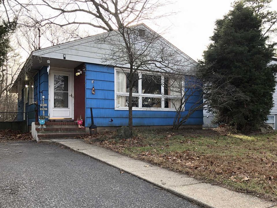 2nd image of 4 Sylvan Ct