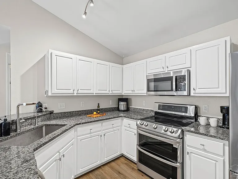 3747 Boardwalk Ct — Photo 8