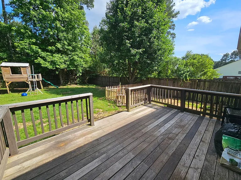 208 Burning Tree Ln — Photo 28