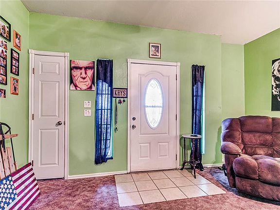 4th image of 790 Emily Dr
