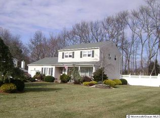 117 Old Queens Blvd, Manalapan, NJ 07726