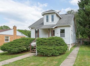 113 S Hudson St, Westmont, IL 60559