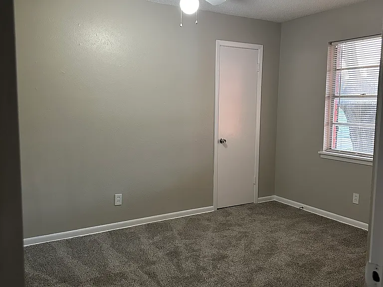 1114 Wintergreen Ct — Photo 9